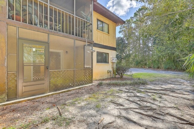 Building Photo - 2162 Bees Ferry Rd