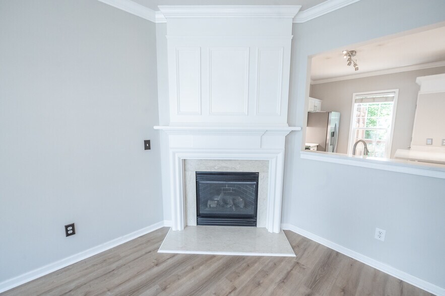 Building Photo - Room in Townhome on Duvalla Ave