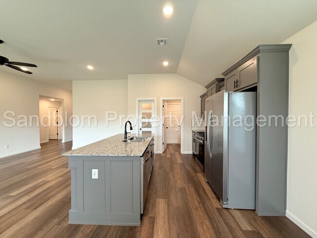 Building Photo - For Lease | East Tulsa - BA Schools | $194...