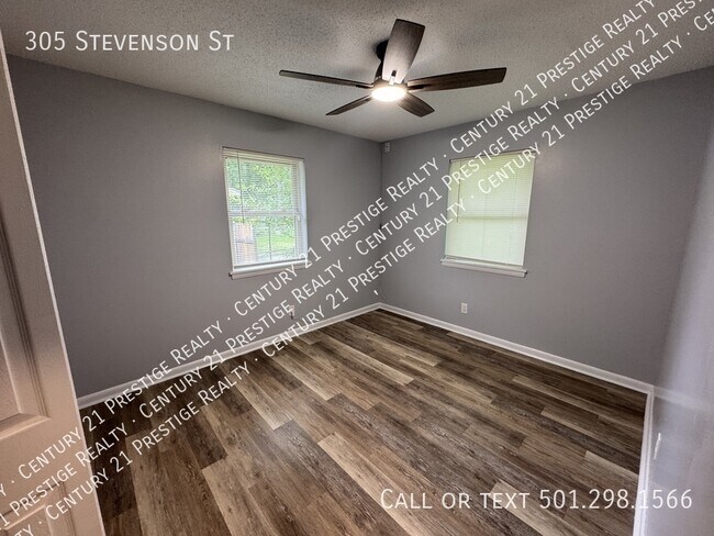 Building Photo - 305 Stevenson St