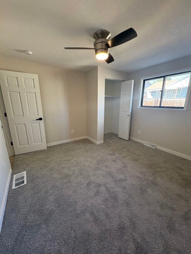 Building Photo - 509 E 41st St