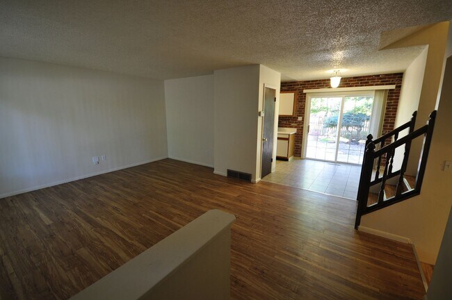 Building Photo - Close to CSU! 3 Bed Home with Fenced Yard & Garage