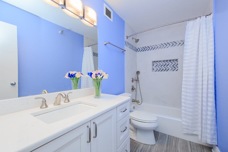 Second Bathroom - 200 N Dearborn St