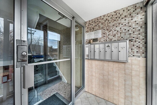 Building Photo - 177 Franklin St