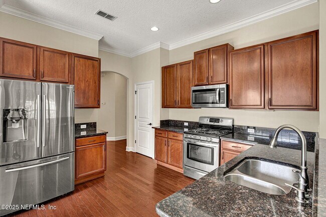 Building Photo - 7963 Mt Ranier Dr