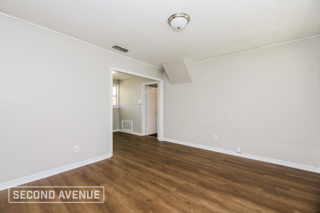 Building Photo - 4640 Suray Ave