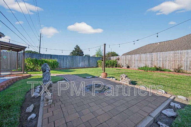 Building Photo - 23410 Stratsborough Dr