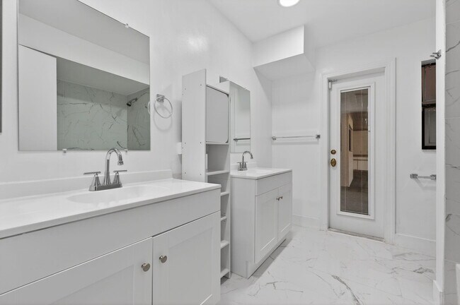 Building Photo - 10765 NW 9th Ct