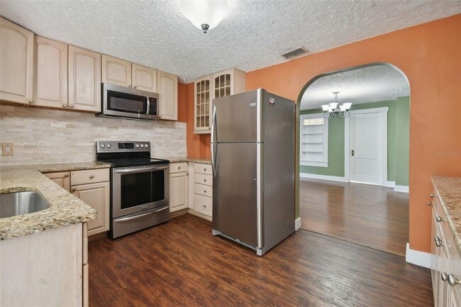 Building Photo - 1925 52nd St S