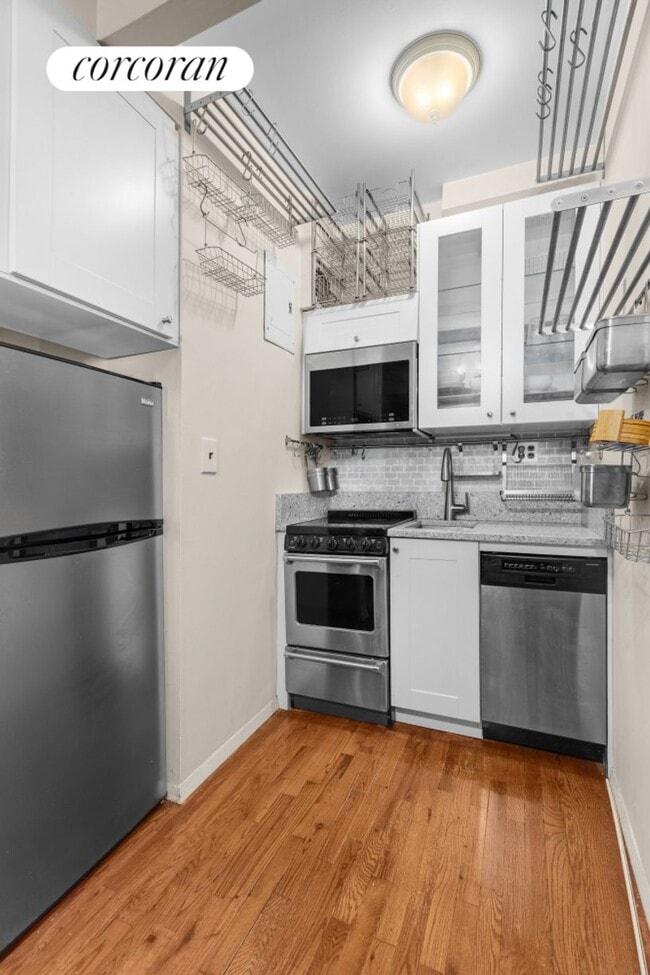 Building Photo - 160 E 91st St