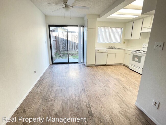 Building Photo - 2 br, 1.5 bath House - 3466 Los Mochis Way