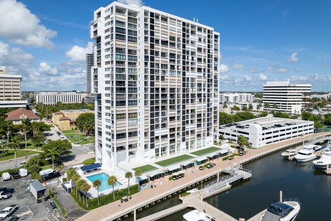 Primary Photo - 400 N Flagler Dr