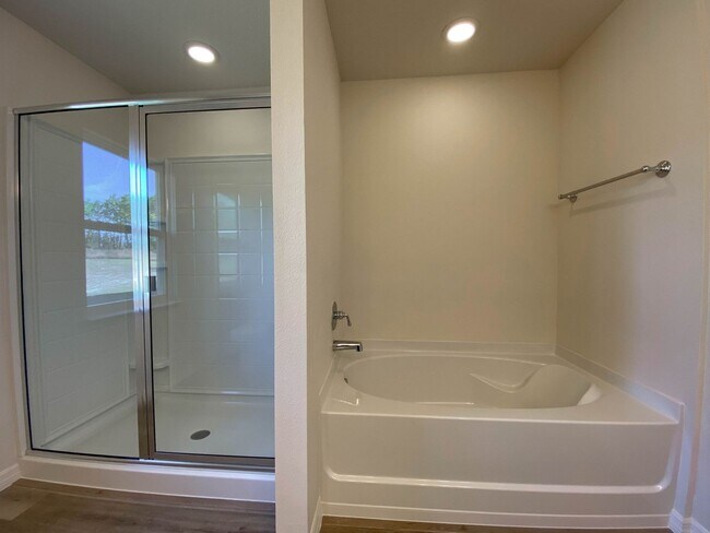 Building Photo - 13377 SW 86th Ave
