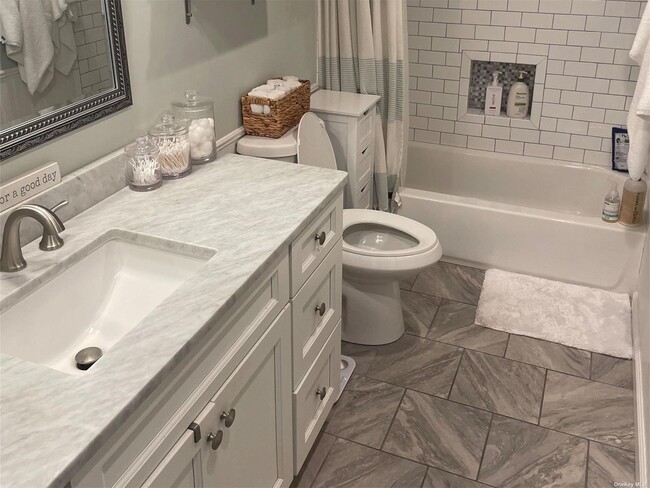 Building Photo - 1528 Carl Ave