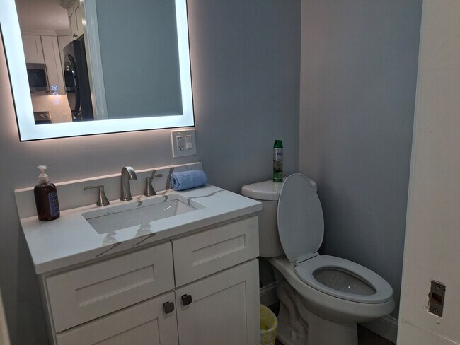 Building Photo - 1111 Atwells Ave