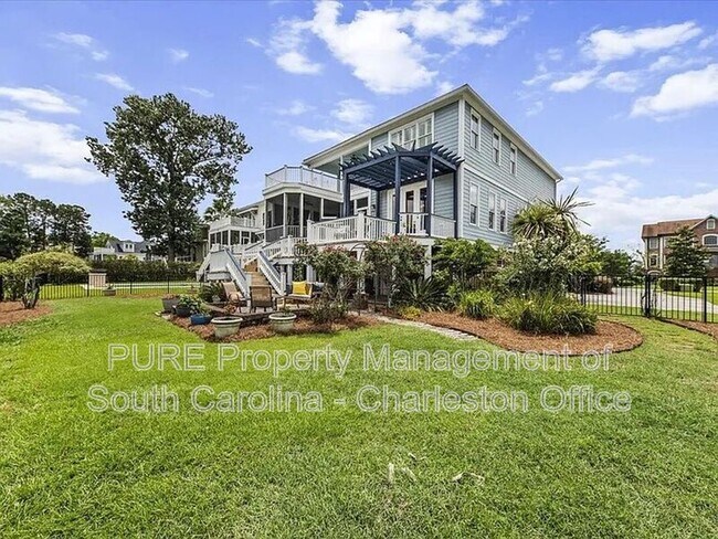 Building Photo - 1597 Rivertowne Country Club Dr