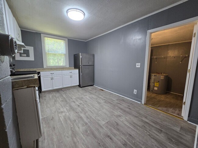 Building Photo - 3401 Meade St