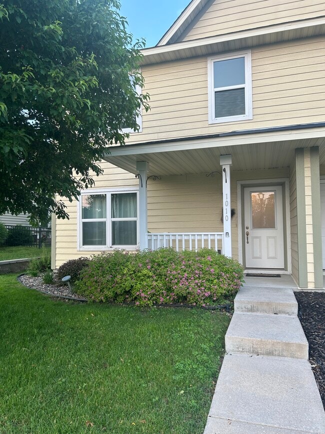 Building Photo - 1010 Van White Memorial Blvd