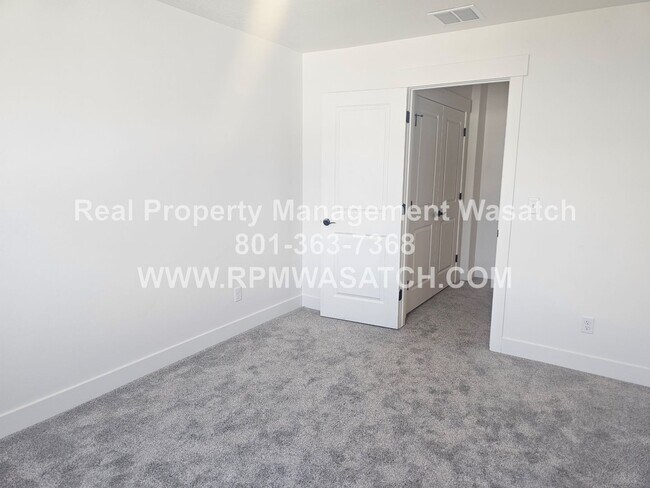 Building Photo - 738 N 160 E