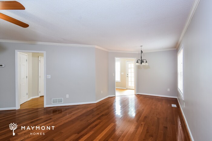 Building Photo - 5963 Seven Oaks Dr