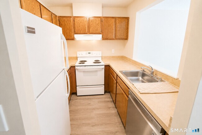 Building Photo - 175 Mill Pond Rd