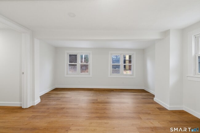 Building Photo - 96 W Main St