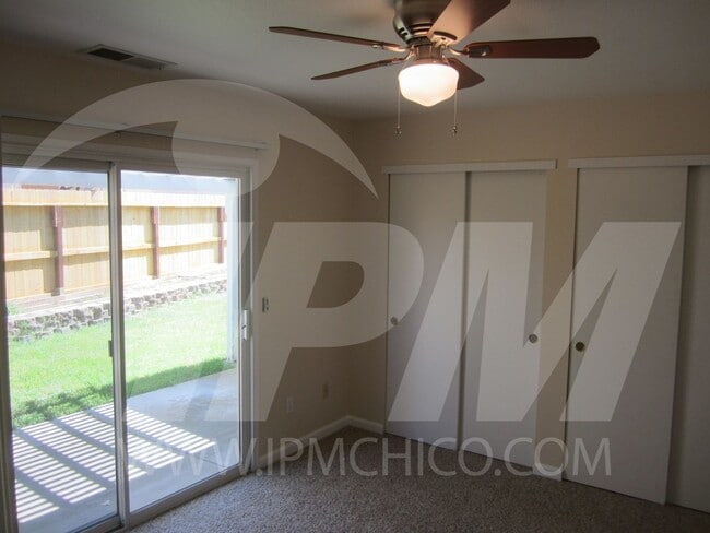 Building Photo - Newly renovated home, close to East ave shopping