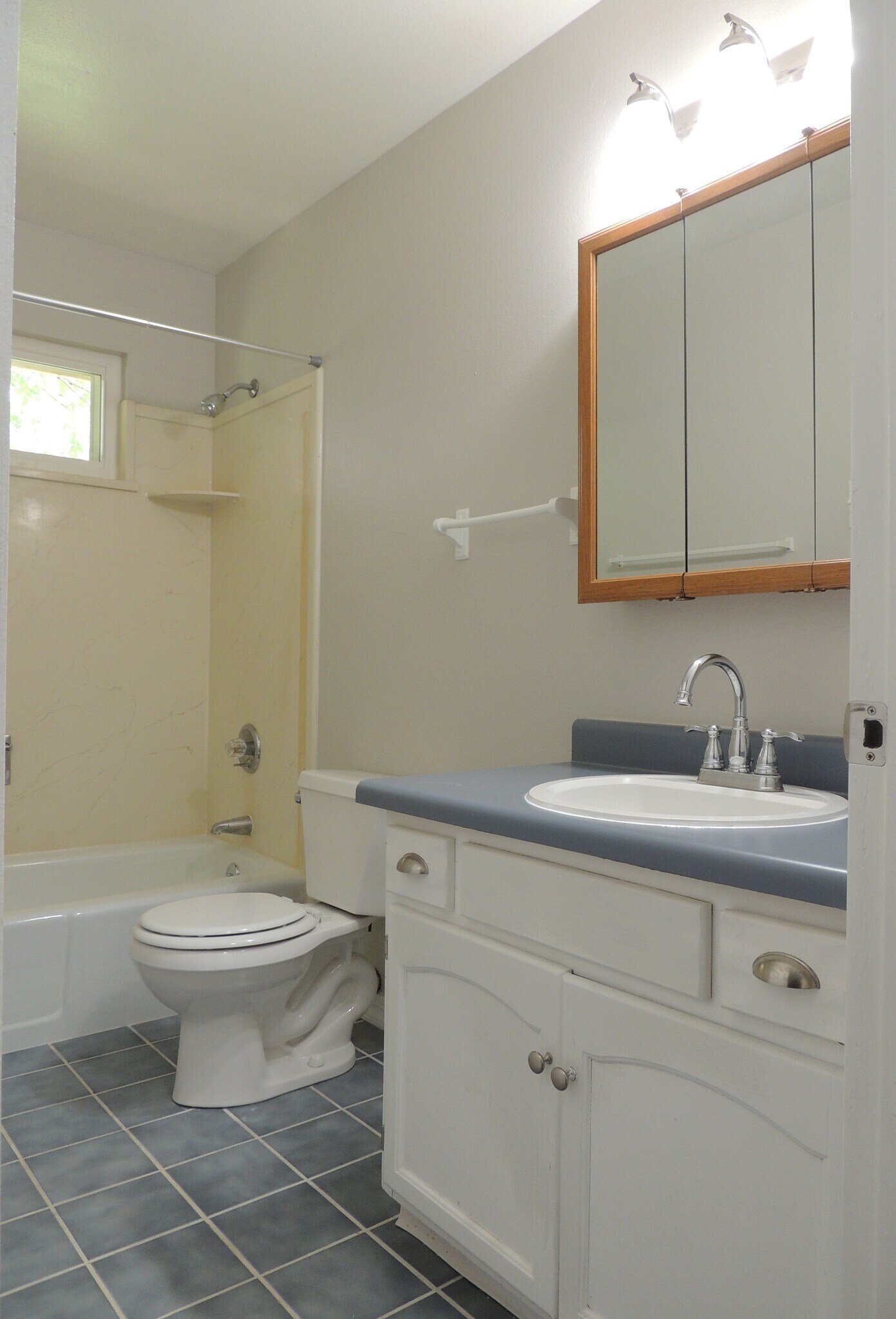 Building Photo - 2664 Bahamas Way