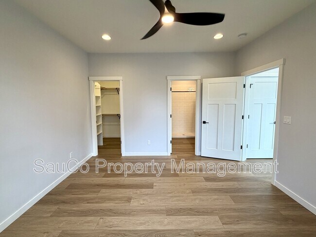 Building Photo - 254 N 1st St