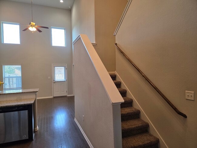 Building Photo - 2304 S Lakeline Blvd