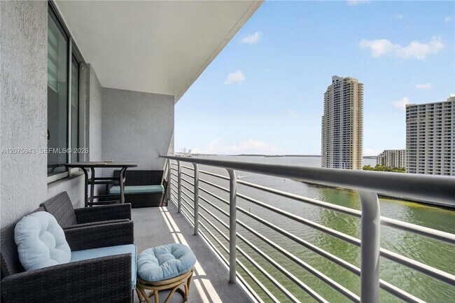 Building Photo - 335 S Biscayne Blvd