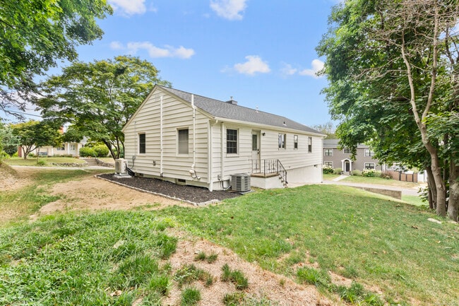 Building Photo - 109 Bryan Hill Rd