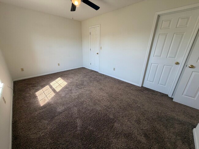 Building Photo - 1413 N Frideriki Dr