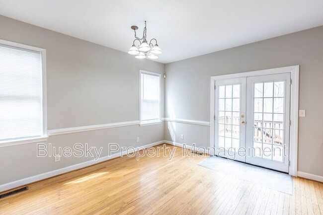Building Photo - 2304 Ravenswood Ct
