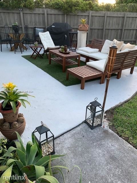 Building Photo - 3 br, 3 bath House - 6811 SW 52nd St