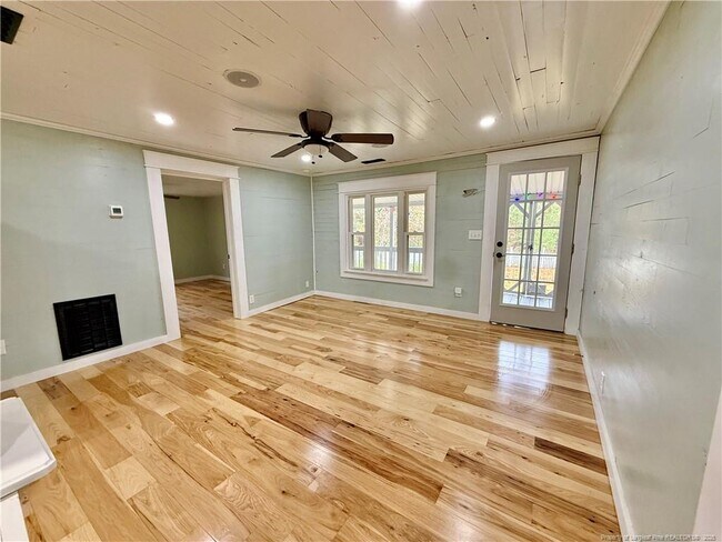 Building Photo - 1027 Cameron Hill Rd