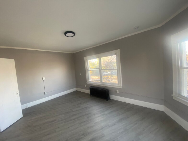 Building Photo - 392 E 147th St