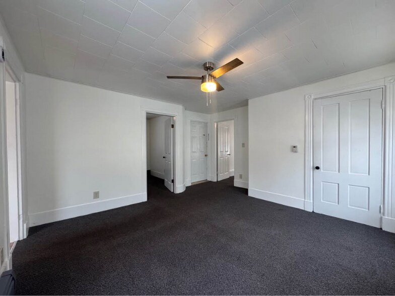 Building Photo - 73 High St