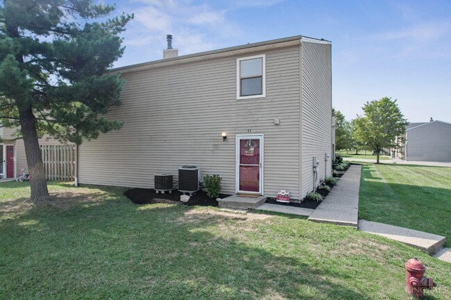 Building Photo - 44 Apple Ln