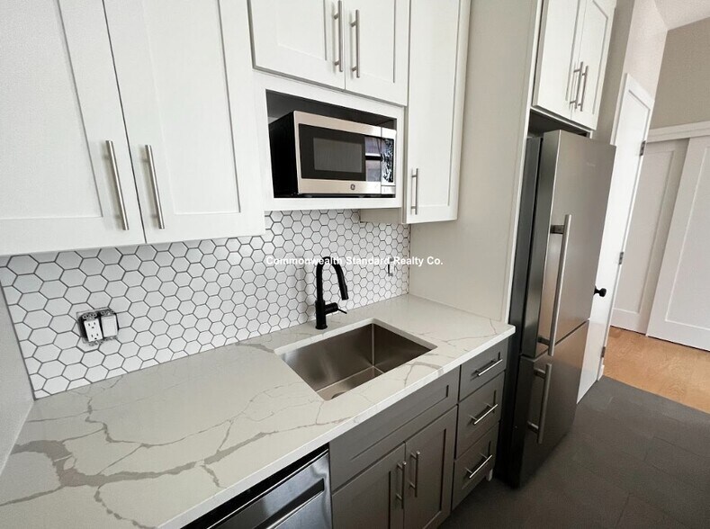 Building Photo - 1661-1663 Washington St. Unit 306