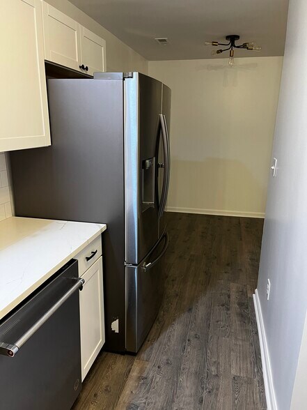 Building Photo - 426 Wynridge Dr