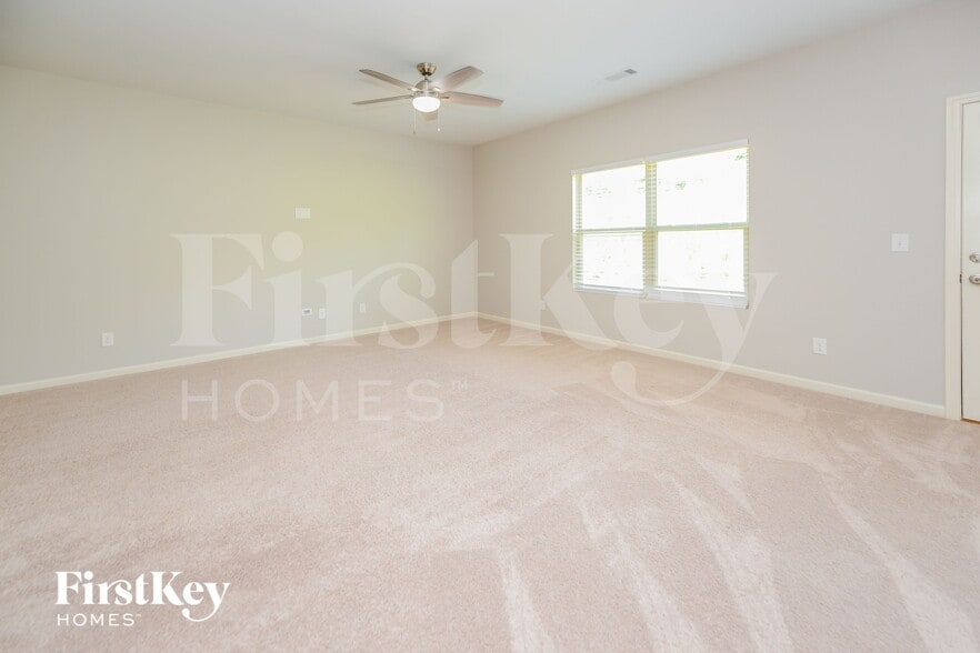 Building Photo - 530 Sunrise Ln