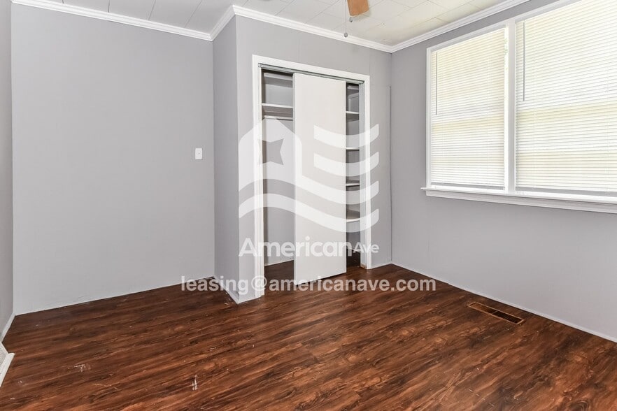 Building Photo - 204 S Adair St