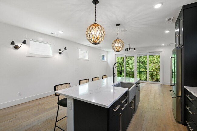 Building Photo - 4-bedroom, 4-bathroom Custom Home in Durha...