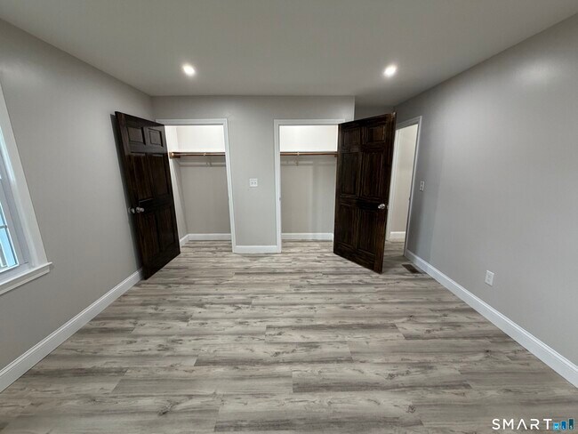 Building Photo - 56 Janet Cir