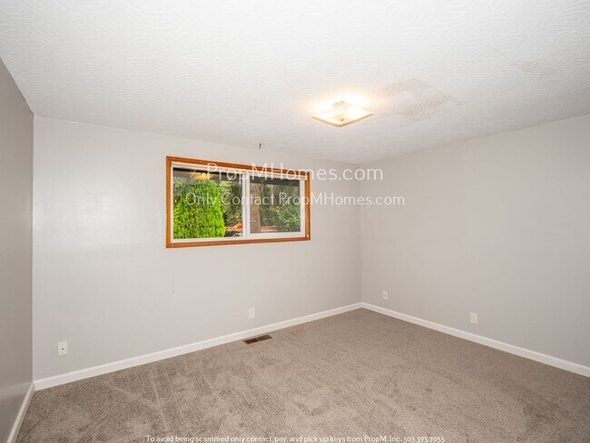 Building Photo - Charming Three Bedroom Ranch In Oak Grove w/ Lawn Care Included!