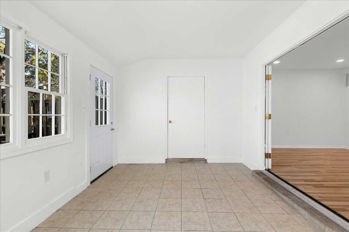 Building Photo - 239 Nottoway St SE