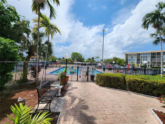 Building Photo - 2000 Atlantic Shores Blvd