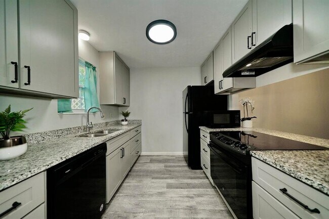 Building Photo - 3421 N Carnation Ct