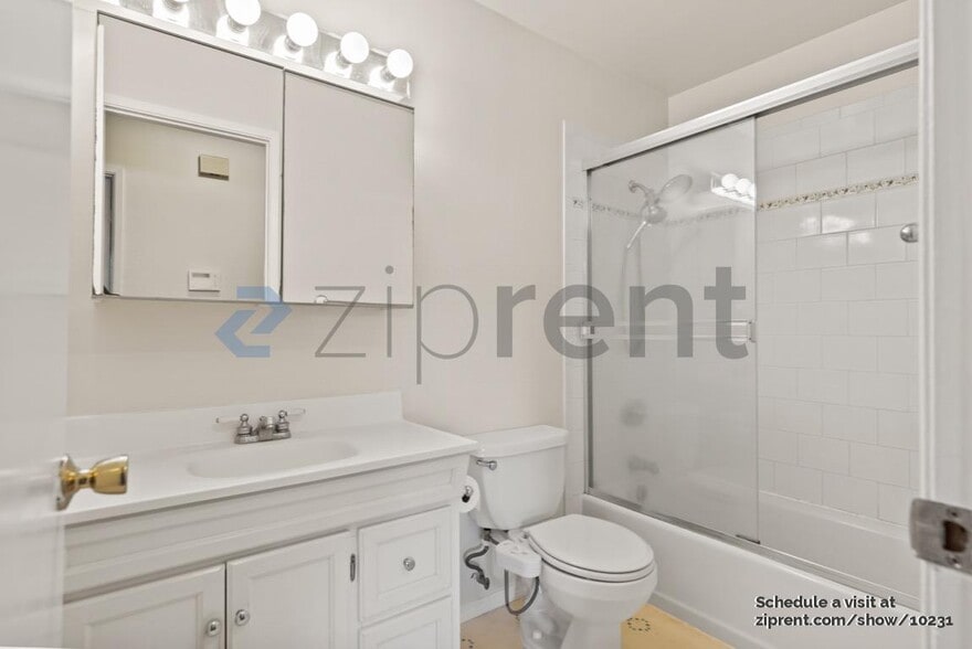 Building Photo - 2470 Poett Ln